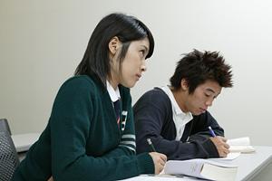 自らの足で前に進む力を身につけるために